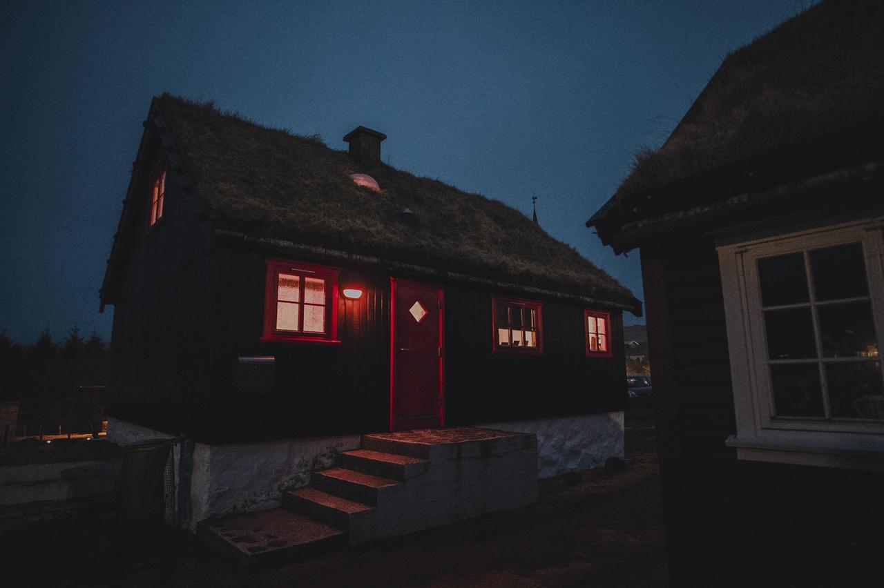 Turf House Cottage - Near Airport Mithvagur Eksteriør billede